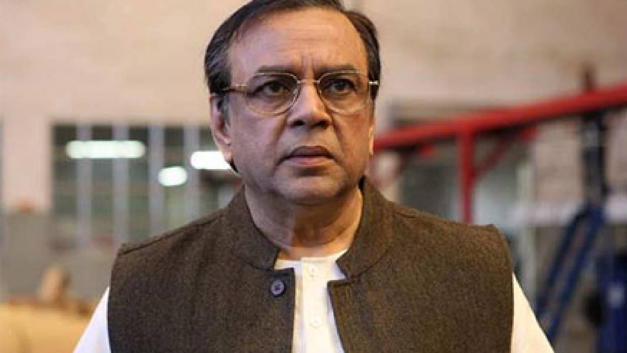 परेश रावल म्हणाले, मुळात म्हणजे सध्या मला ज्या चित्रपटांच्या आॅफर येत आहेत. त्याच्या स्क्रीप्ट काही खास नाहीत. आता सध्या तर स्क्रीप्ट चांगले नसलेले चित्रपट टिकणे खूपच अवघड आहे.