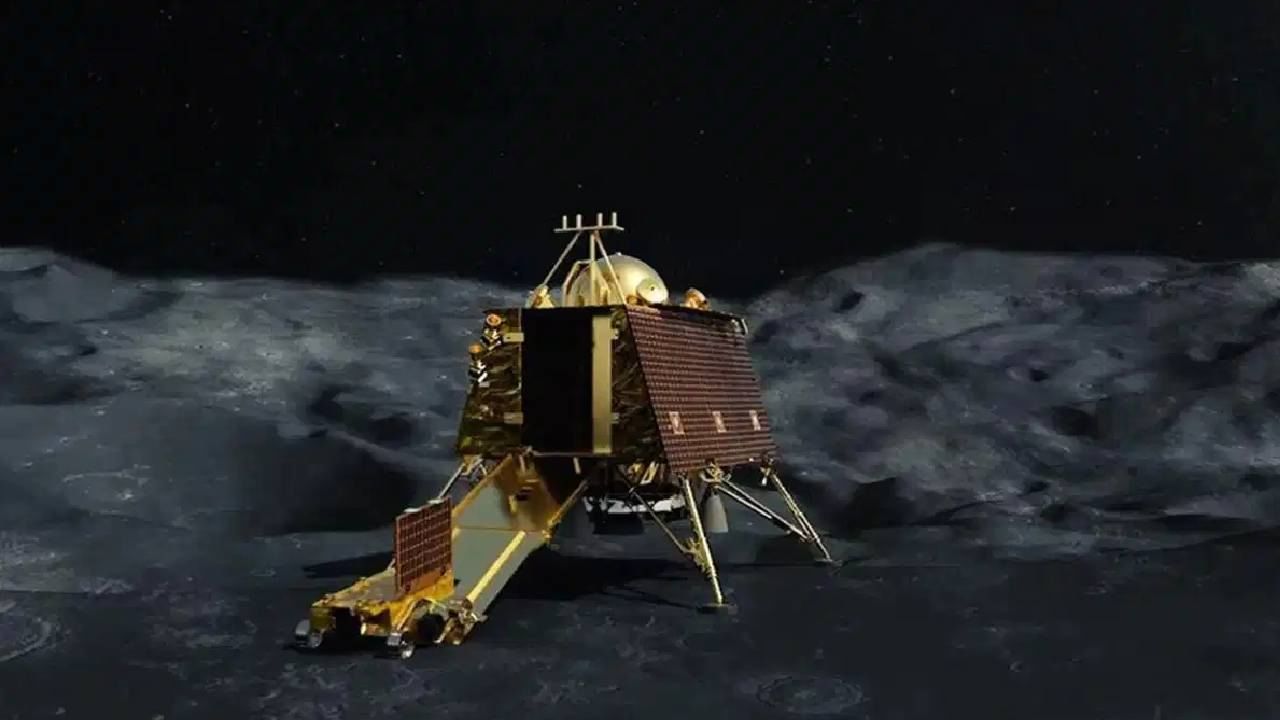 Chandrayaan 3 Mission | चंद्रावर असलेल्या प्रज्ञान रोव्हरबद्दल ISRO चीफकडून महत्वाची अपडेट Chandrayaan 3 Mission | चंद्रावर असलेल्या प्रज्ञान रोव्हरबद्दल ISRO चीफकडून महत्वाची अपडेट