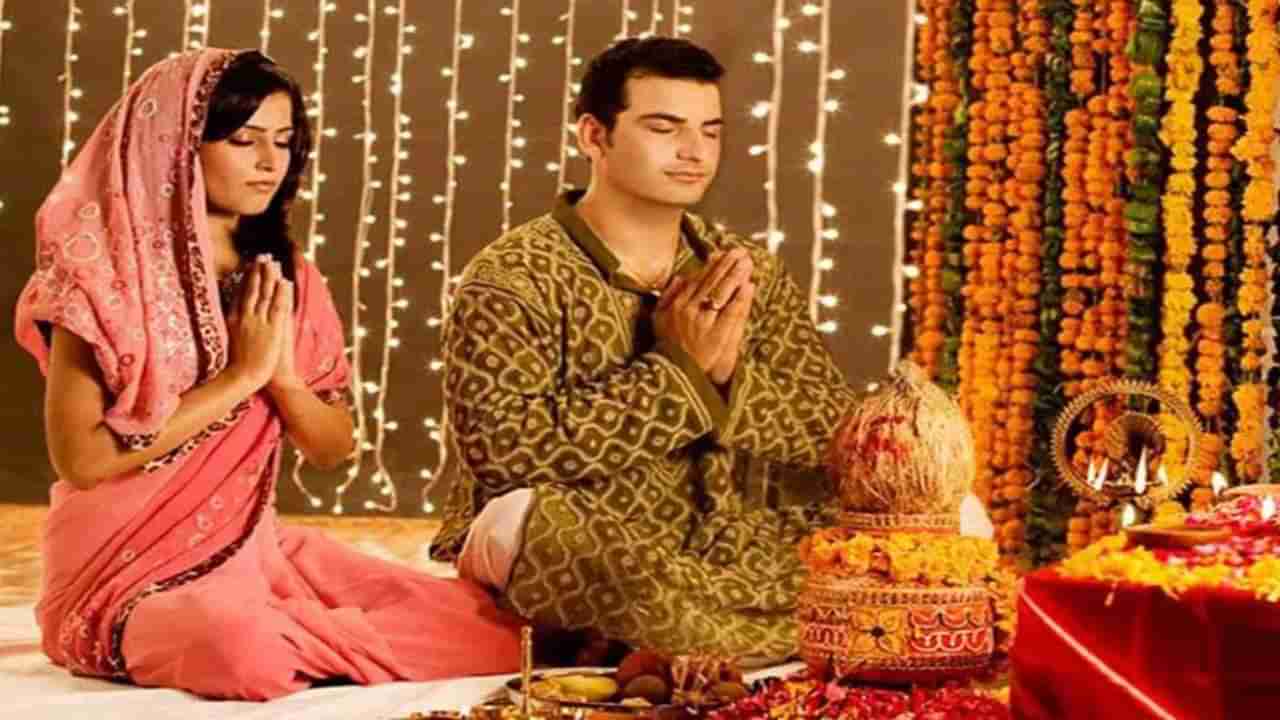 Puja Tips : पुजेत आसनाला आहे विशेष महत्त्व, या चुका केल्यास मिळत नाही उपासनेचे फळ