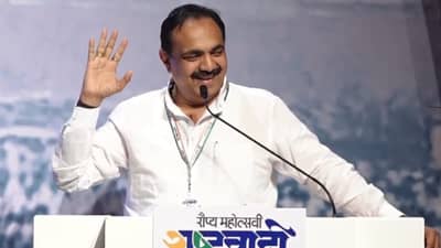 Raksha Bandhan 2023 : अजित पवार गटातील या महिला नेत्याने जयंत पाटील यांना पाठवली राखी; म्हणाल्या, मायेचा धागा...