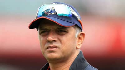 Rahul Dravid : आशिया कप स्पर्धेपूर्वी झालेल्या पत्रकार परिषदेत राहुल द्रविड याला राग अनावर, तसा प्रश्न विचारताच भडकला