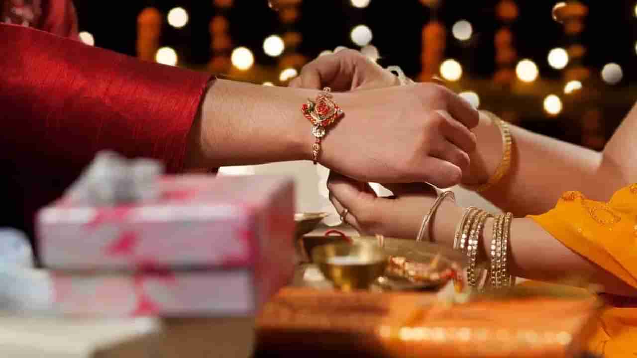 Raksha Bandhan 2023 : भावाला राखी बांधताना करा या मंत्राचा उच्चार, लाभेल सुख-समृद्धी