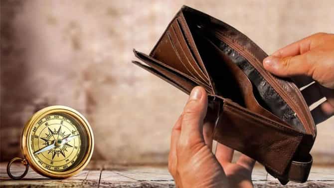 Vastu Tips Marathi : वास्तू शास्त्रातील या गोष्टी करा, तुमच्यावर एक रूपयाचं नाही होणार कर्ज