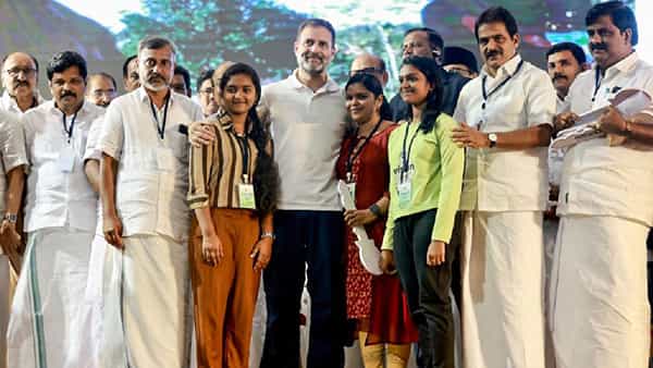काँग्रेसचे नेते राहुल गांधी सध्या वायनाडमध्ये आहेत. तिथले फोटो राहुल गांधी यांनी शेअर केलेत.
