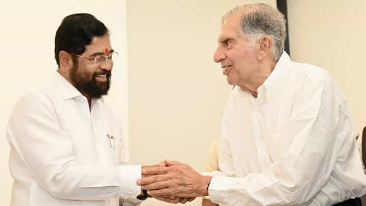 प्रसिद्ध उद्योगपती रतन टाटा यांना महाराष्ट्राचा पहिला उद्योगरत्न पुरस्कार, मुख्यमंत्री एकनाथ शिंदे म्हणाले... प्रसिद्ध उद्योगपती रतन टाटा यांना महाराष्ट्राचा पहिला उद्योगरत्न पुरस्कार, मुख्यमंत्री एकनाथ शिंदे म्हणाले...