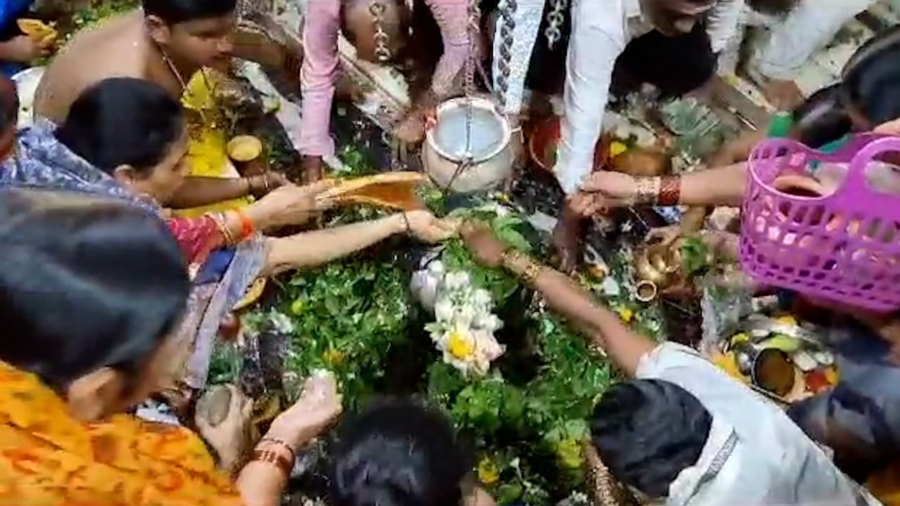 भाविकांची सोय व्हावी, याकरिता मंदिर कमिटीने व्यवस्था केलीय. पिण्याच्या पाण्यासह सुरक्षेच्या दृष्टीने मंदिर परिसरात शंभरहून अधिक सीसीटीव्ही कॅमेरे आणि पोलिसांचा चोख बंदोबस्त आहे.