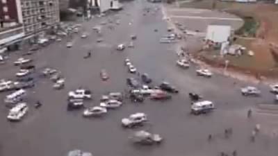 आनंद महिंद्रा यांनी एका चौकाचा व्हिडीओ शेअर करताच, लोक उठले पेटून !