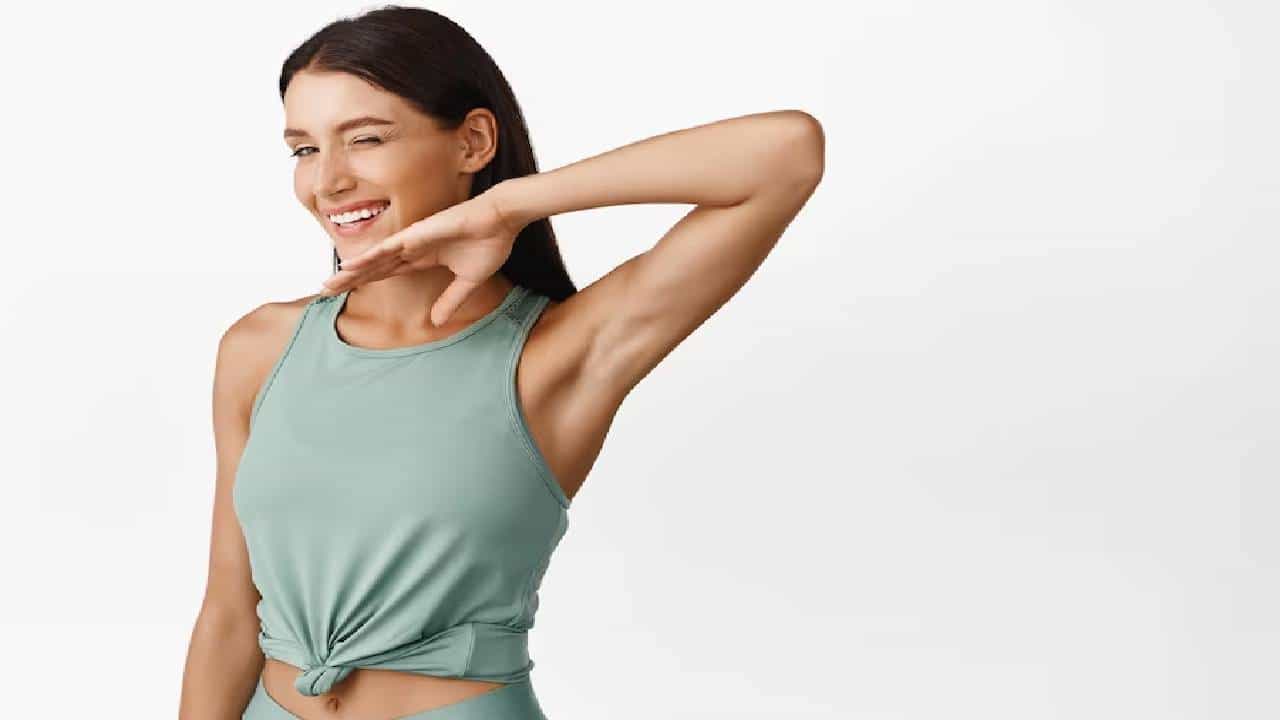 Dark Underarms : काळसर अंडरआर्म्समुळे वैतागलात ? हे उपाय करून पहा, घामाचा दुर्गंधही होईल दूर