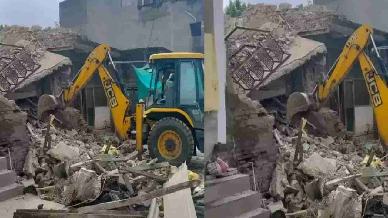 Jalgaon Building Collapse : ते पूजा करण्यासाठी आले आणि बघता बघता संपूर्ण इमारतच कोसळली...