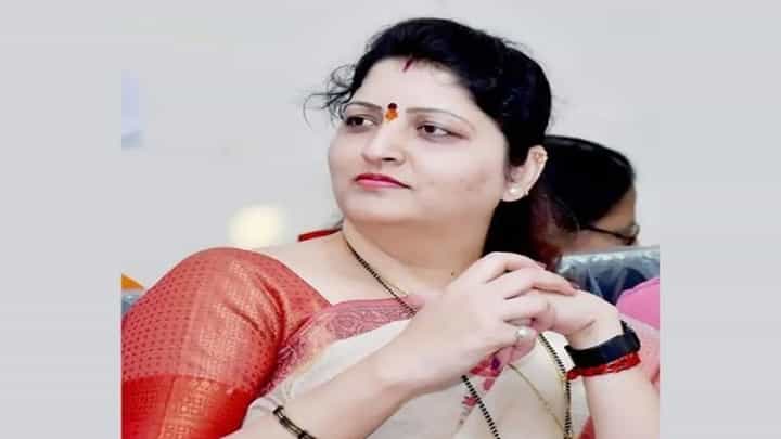 विजयकुमार गावित यांच्या 'त्या' वक्तव्यामुळे अडचणी वाढणार? महिला आयोग काय करणार कडक कारवाई? विजयकुमार गावित यांच्या 'त्या' वक्तव्यामुळे अडचणी वाढणार? महिला आयोग काय करणार कडक कारवाई?