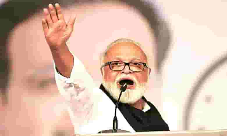 छगन भुजबळ यांची वक्तव्य ही समाजात फूट पाडणारी अन् आग लावणारी, कुणी साधला निशाणा? छगन भुजबळ यांची वक्तव्य ही समाजात फूट पाडणारी अन् आग लावणारी, कुणी साधला निशाणा?