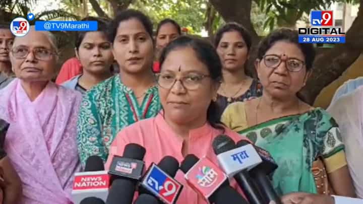 सह्याद्री देवराईच्या Biodiversity Park प्रकल्पाविरोधात पोलीस कुटुंब आक्रमक, काय आहे कारण? सह्याद्री देवराईच्या Biodiversity Park प्रकल्पाविरोधात पोलीस कुटुंब आक्रमक, काय आहे कारण?