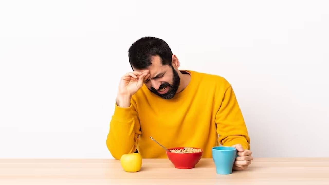 भूक लागल्यावर तुमचंही डोक दुखतं का ? जाणून घ्या हंगर हेडेक म्हणजे काय ?