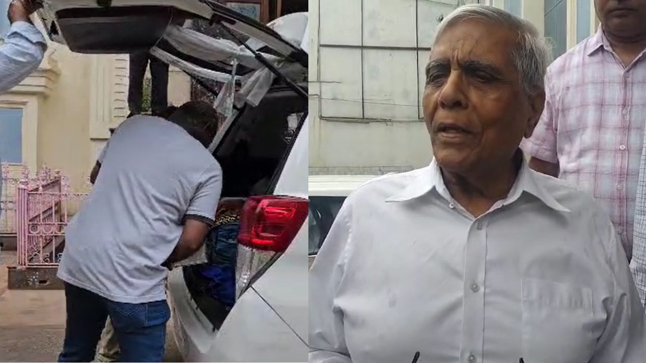 ईडीकडून 24 कोटींचे दागिने, 1 कोटी 11 लाख रोख, 60 मालमत्तांची कागदपत्रे जप्त ईडीकडून 24 कोटींचे दागिने, 1 कोटी 11 लाख रोख, 60 मालमत्तांची कागदपत्रे जप्त