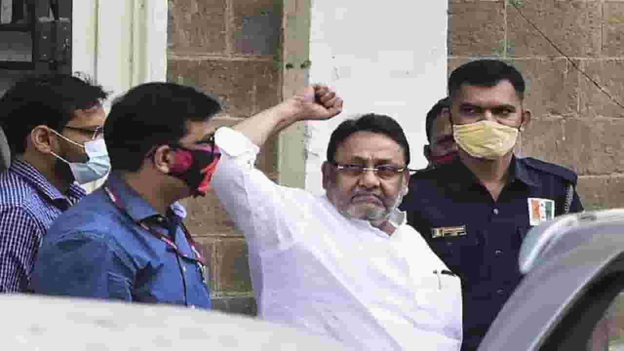 मलिक अजित पवार गटात जाणार? सुप्रिया सुळे थेट म्हणाल्या, त्यांना कुणामुळे त्रास झाला ते...