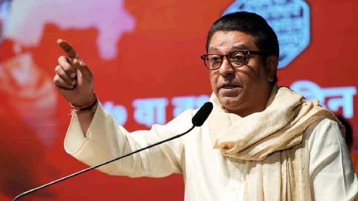 'दोन दिवसाचे काम, उगाच बाहेर स्टंटबाजी'; शिंदे गटाच्या महिला नेत्याची मनसेवर घणाघाती टीका 'दोन दिवसाचे काम, उगाच बाहेर स्टंटबाजी'; शिंदे गटाच्या महिला नेत्याची मनसेवर घणाघाती टीका