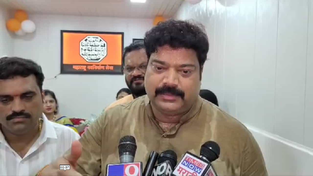 'आजीच्या पुढे माजी लागायला नको', मनसे आमदार राजू पाटील यांना कुणाचा अप्रत्यक्ष टोला