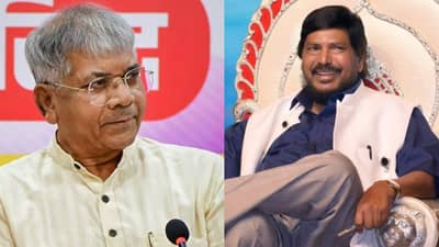 प्रकाश आंबेडकर या मतदारसंघातून लोकसभा निवडणूक लढणार; तर आठवले यांना लोकसभेच्या किती जागा?