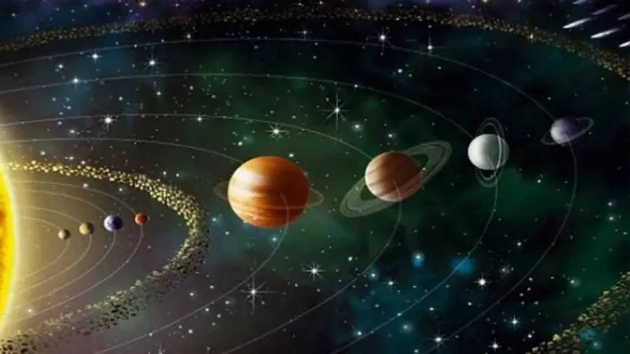 Astrology 2023 : बुध आणि शुक्राच्या युतीमुळे तयार होणार 'लक्ष्मी नारायण योग', या राशींना मिळणार पाठबळ