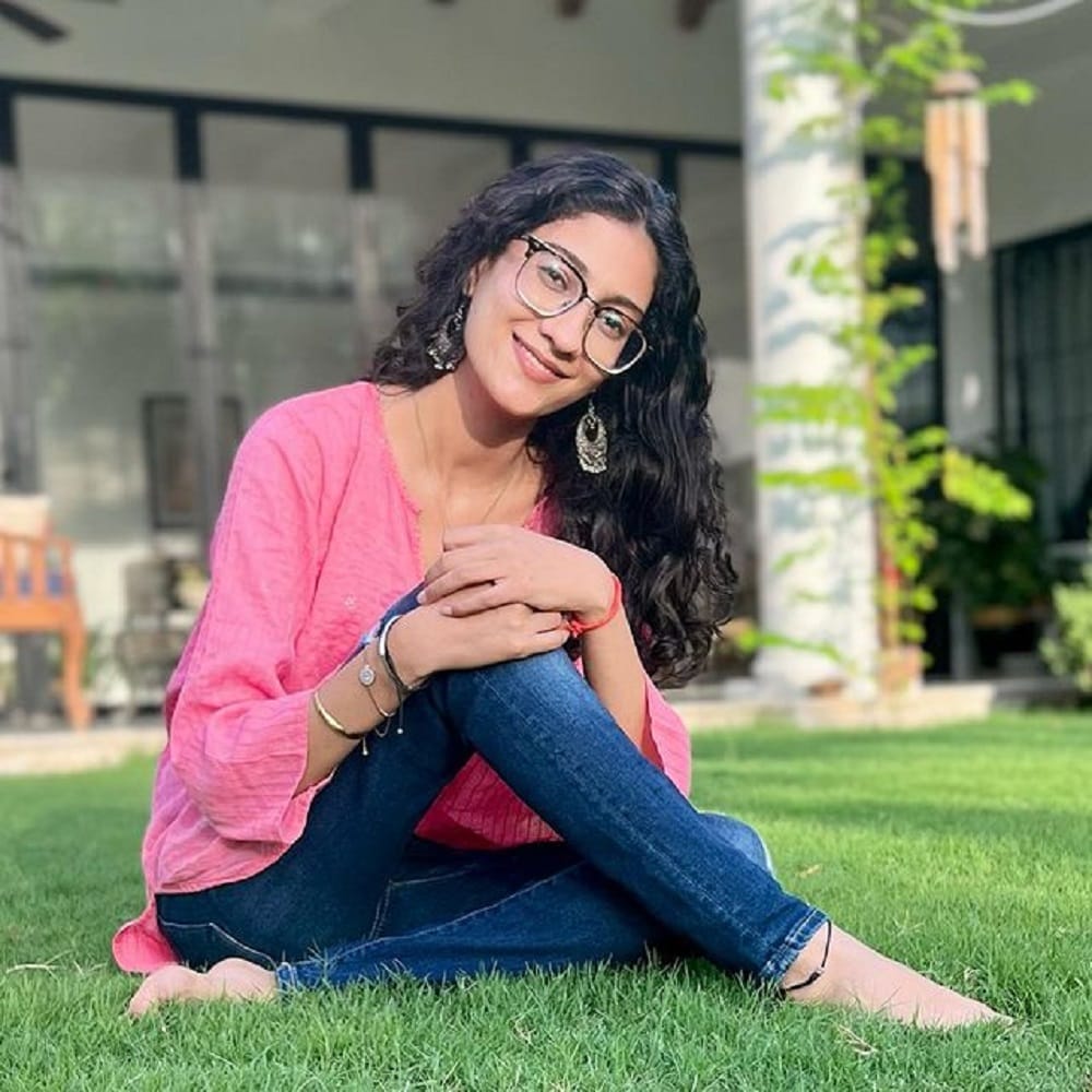 अभिनेत्री सुष्मिता सेन सध्या 'ताली' या वेब सीरिजमुळे चर्चेत आहे. जीओ सिनेमावर प्रदर्शित झालेली वेब सीरिज प्रेक्षकांना फार आवडली आहे. सुष्मिता तिच्या प्रोफेशनल आयुष्यासोबतच खासगी आयुष्यामुळे देखील चर्चेत असते.