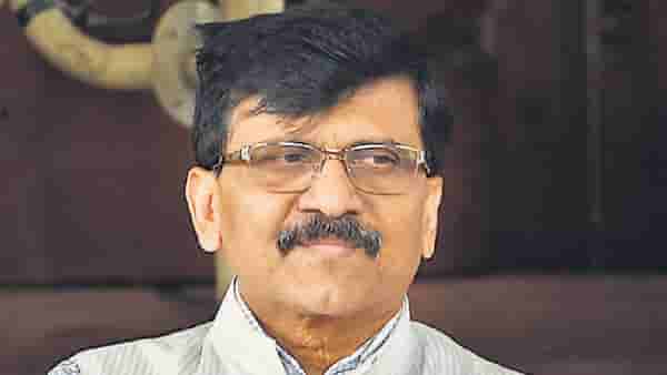 ‘संजय राऊत यांना यानात बसवून चंद्रावर पाठवायला हवं होतं’, कुणी केली खोचक टीका