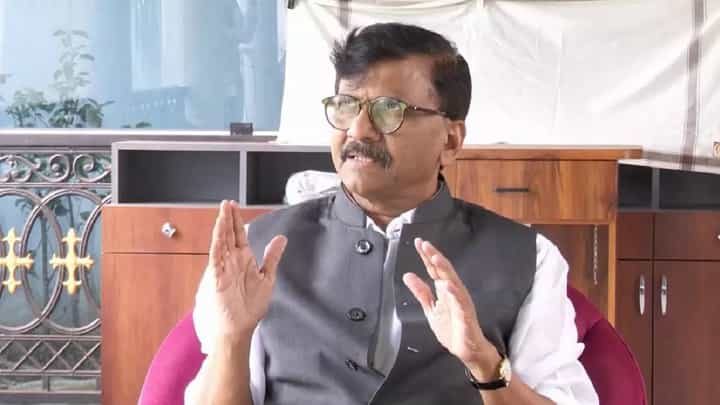 Sanjay Raut यांनी मराठा आंदोलनावरून शिंदे सरकारला फटकारलं; म्हणाले, '... गंडवागंडवी करू नका' Sanjay Raut यांनी मराठा आंदोलनावरून शिंदे सरकारला फटकारलं; म्हणाले, '... गंडवागंडवी करू नका'