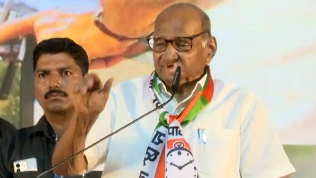 जेलमध्ये गेलेल्या मविआ नेत्यांची स्तुती, हसन मुश्रीफांना डिवचलं, शरद पवार यांनी भाषणात कुणालाच सोडलं नाही