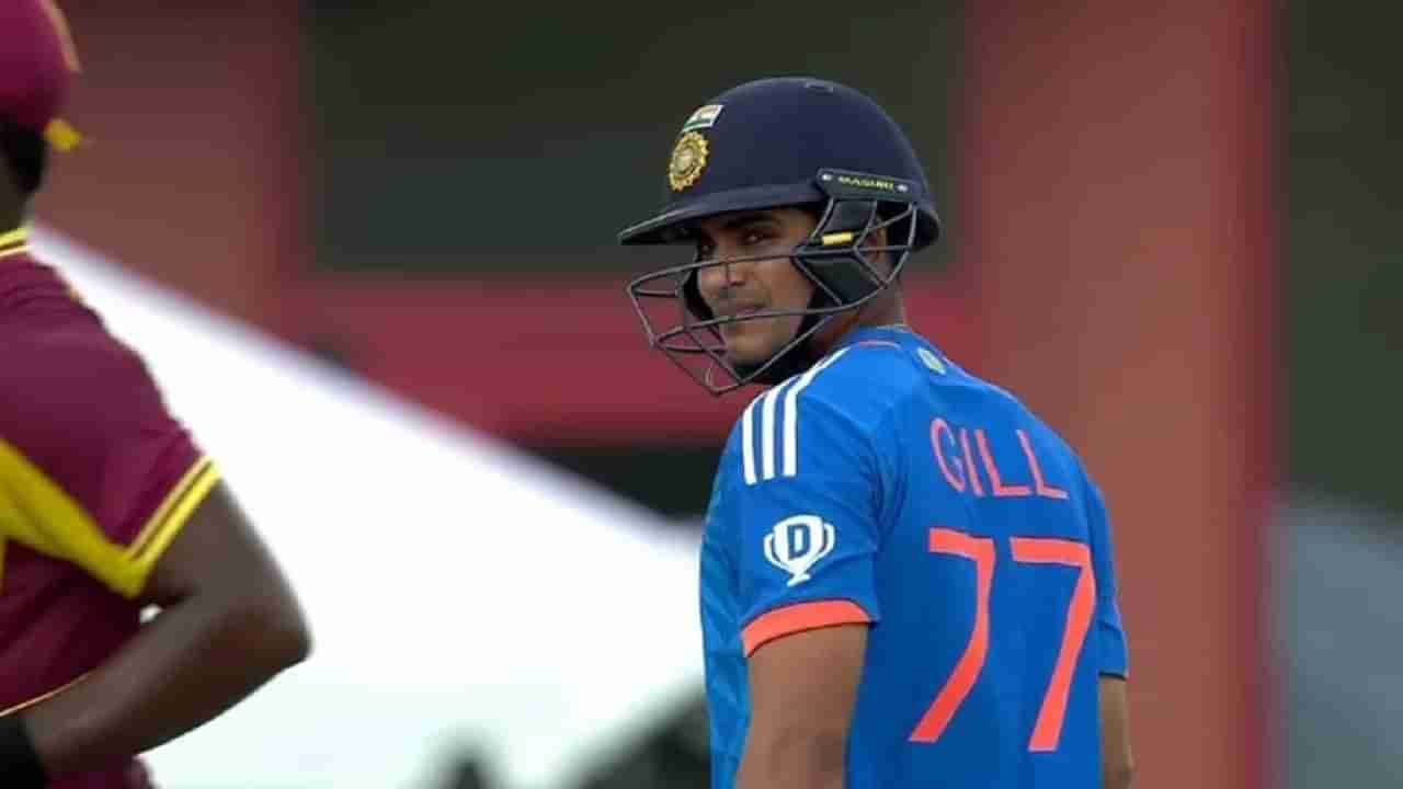 WI vs IND 5th T20I | शुबमन गिल याला रिव्यू न घेणं महागात पडलं, सूर्यकुमार यादव देखील पाहत राहिला