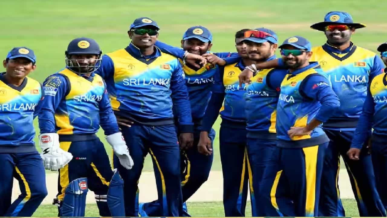 वर्ल्ड कपआधी 30 ऑगस्टपासून आशिया कप 2023 स्पर्धेला सुरुवात होतेय. टीम इंडिया पाकिस्तान विरुद्धच्या सामन्याने आशिया कप मोहिमेला सुरुवात करणार आहे. आशिया कपमध्ये 2 सप्टेंबरला टीम इंडिया- पाकिस्तान असा सामना होणार आहे.