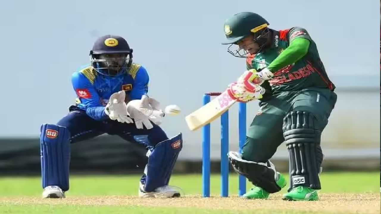 बांगलादेशने 2012 आशिया कपमध्येही चमकदार कामगिरी करत पहिल्यांदाच फायनलमध्ये धडक मारली होती. बांगलादेशने साखळी फेरीत श्रीलंका विरुद्ध 212 रन्सचं टार्गेट हे 5 विकेट्स गमावून पूर्ण केलं आणि विजय मिळवला. श्रीलंकेला लाजीरवाण्या पराभवाचा 'सामना' करावा लागला होता.  