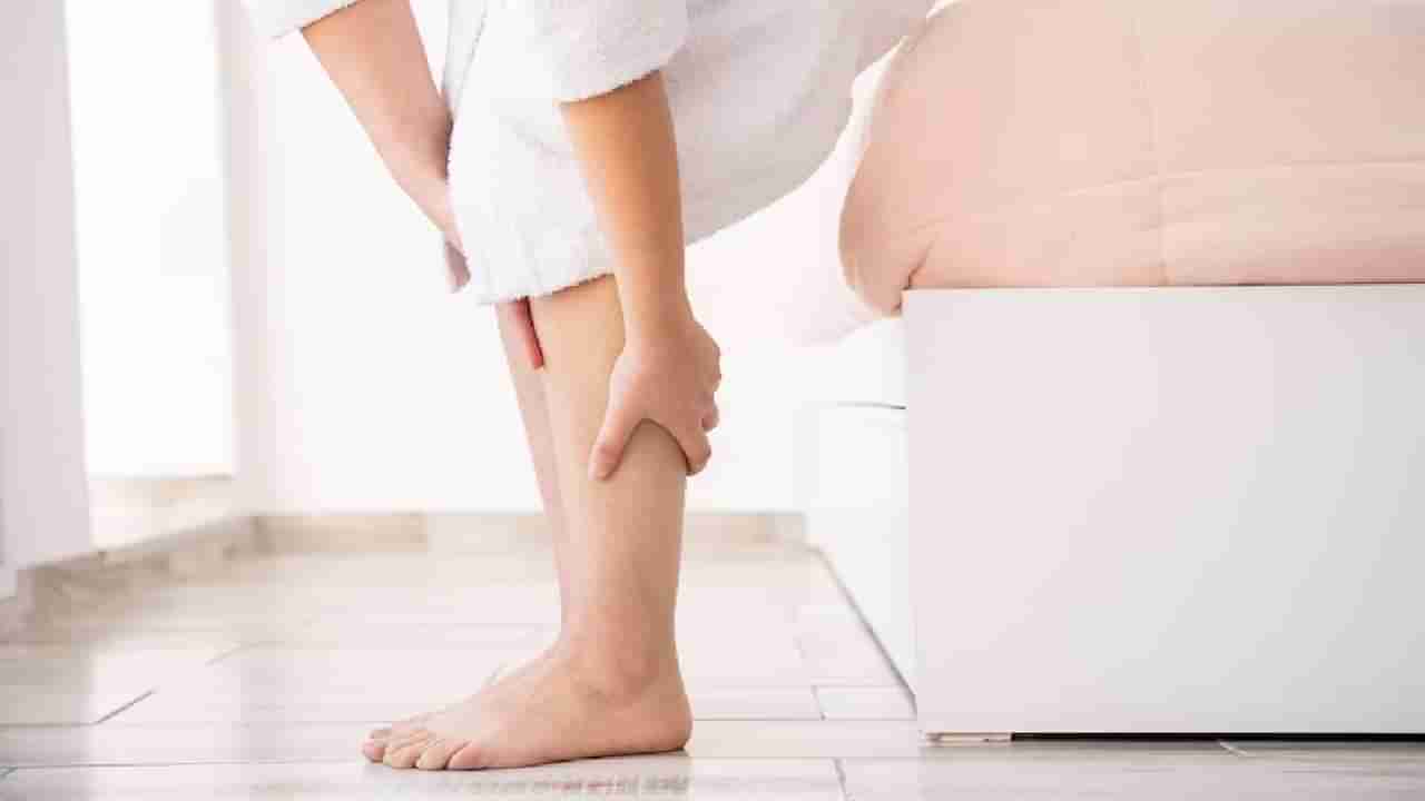 Swollen Feet : पायांना येणारी सूज दर्शवते या आजाराचे लक्षण, दुर्लक्ष करणे पडू शकते महागात