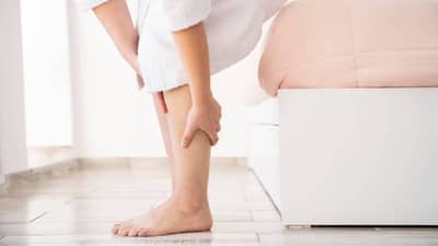 Swollen Feet : पायांना येणारी सूज दर्शवते या आजाराचे लक्षण, दुर्लक्ष करणे पडू शकते महागात