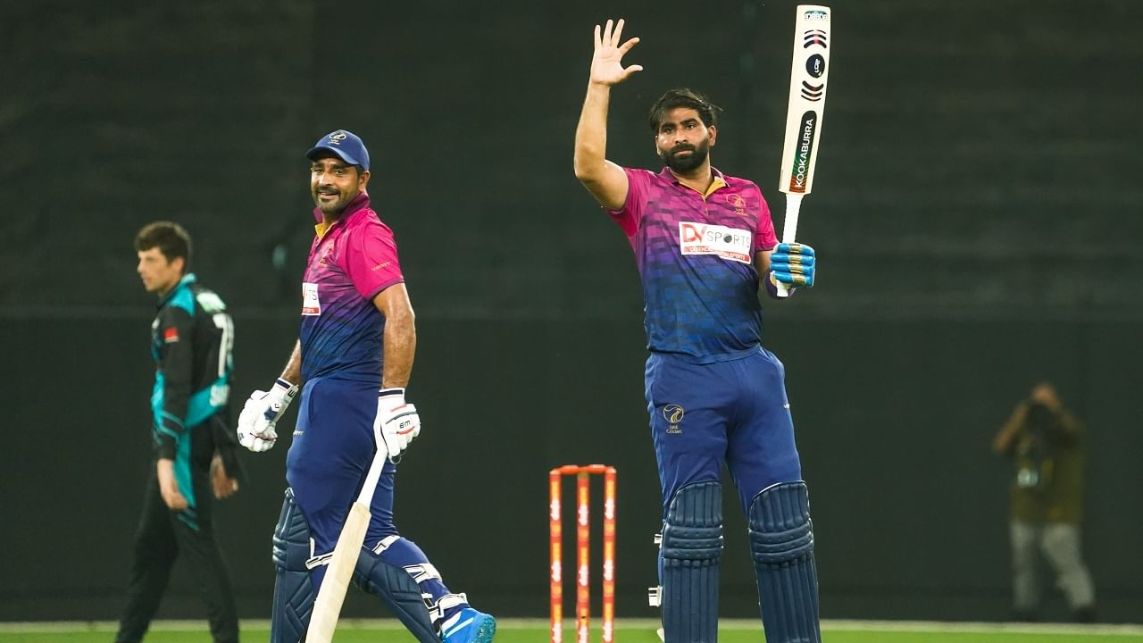 UAE vs NZ | T20I क्रिकेटमधील सर्वात मोठा उलटफेर, यूएईची ऐतिहासिक कामगिरी, न्यूझीलंडवर 7 विकेट्सने मात UAE vs NZ | T20I क्रिकेटमधील सर्वात मोठा उलटफेर, यूएईची ऐतिहासिक कामगिरी, न्यूझीलंडवर 7 विकेट्सने मात