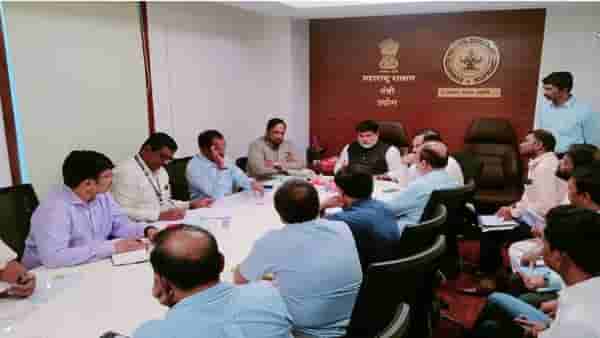 नवी मुंबईतील 35 हजार झोपडपट्ट्यांचा पुनर्विकास होणार? उदय सामंत यांनी बैठकीत काय केलं जाहीर?