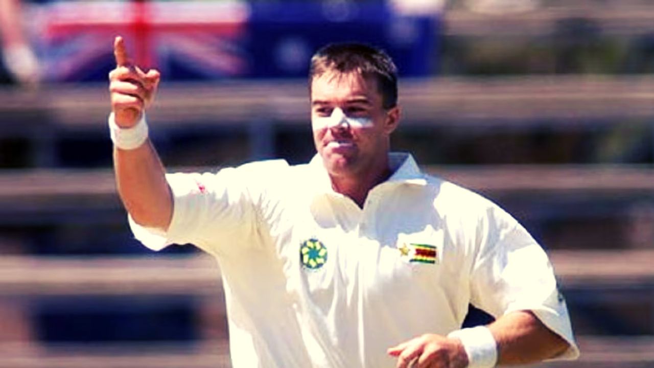 हीथ स्ट्रीक याच्या निधनाची आधी सुद्धा एक बातमी आली होती. मात्र ती बातमी फेक होती याबाबत त्याच्या कुटुंबीयांनीच माहिती दिली होती. त्यावेळी त्याचा सहकारी मित्र हेनरी ओलांगने ही बातमी खोटी असल्याचं सांगितलं होतं. तिसऱ्या पंचांनी त्याला परत पाठवलं असून तो जिवंत आहे, असं म्हटलं होतं.