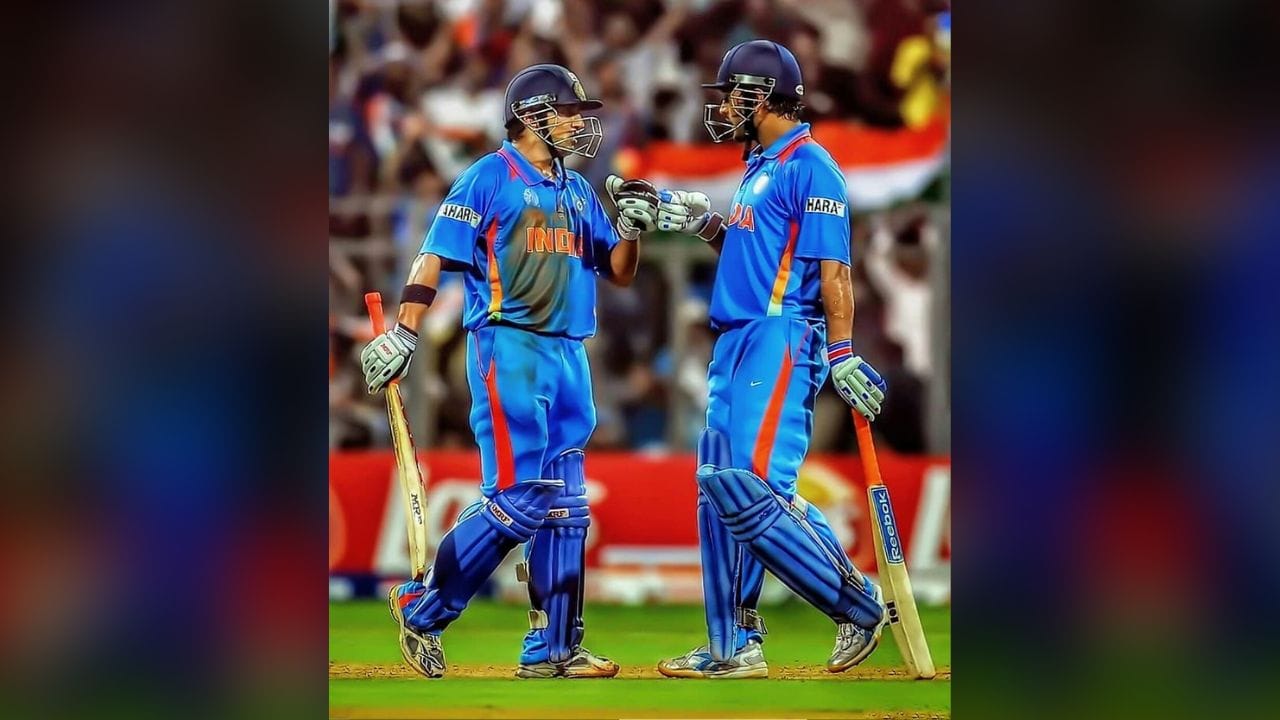 भारतीय संघाचा माजी खेळाडू गौतम गंभीर आणि महेंद्र सिंह यांच्यात काही अलबेल नसल्याच्या चर्चा अनेकवेळा दबक्या आवाजात ऐकल्या असतील. गंभीर अनेकवेळा आपल्या मुलाखतीमध्ये तो नाव न घेता धोनीला टार्गेट करत होता. मात्र आता गेल्या काही दिवसांपून तो धोनीचं कौतुक करताना दिसत आहे. अशातच धोनीबाबत आणखीन एक वक्तव्य गंभीरने केलं आहे.