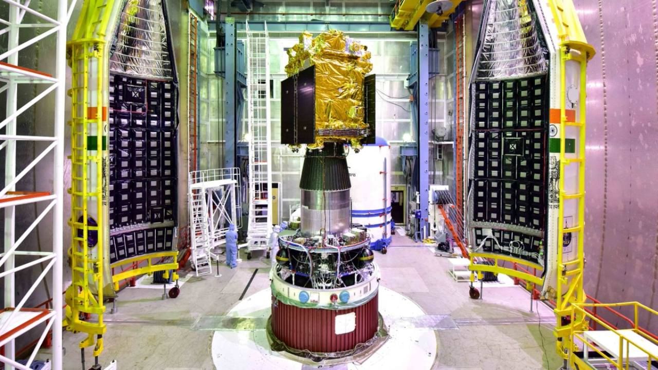 Aditya L1 Mission: आदित्य एल-1 लॉन्चिंग अवघ्या काही तासांवर, जाणून घ्या कशी असेल संपूर्ण प्रोसेस Aditya L1 Mission: आदित्य एल-1 लॉन्चिंग अवघ्या काही तासांवर, जाणून घ्या कशी असेल संपूर्ण प्रोसेस