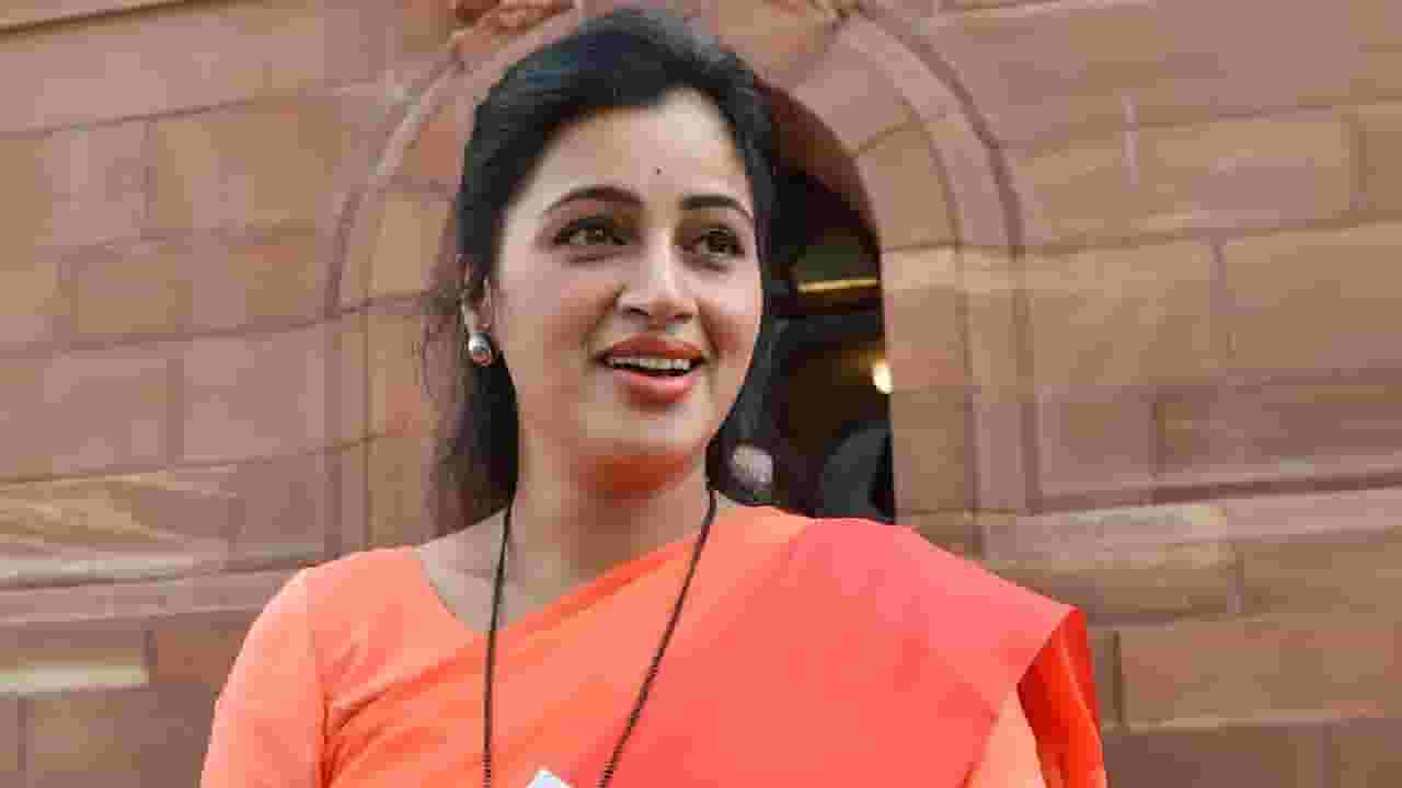 Navneet Rana : आघाडीची बिघाडी होणार? पंतप्रधान मोदी यांच्यासाठी नवनीत राणा यांनी काय घातलं साकडं? Navneet Rana : आघाडीची बिघाडी होणार? पंतप्रधान मोदी यांच्यासाठी नवनीत राणा यांनी काय घातलं साकडं?