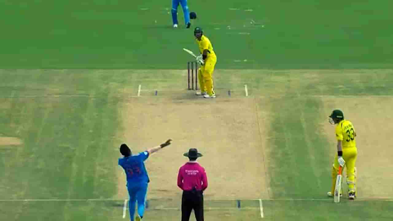 IND vs AUS 3rd ODI : यॉर्कर किंग जसप्रीत बुमराहकडून ग्लेन मॅक्सवेलच्या बत्या गुल, पाहा व्हिडीओ