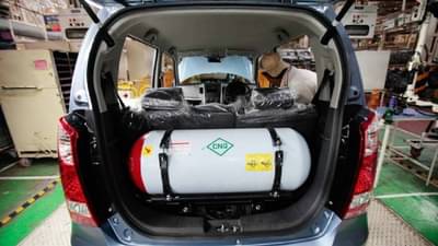 CNG Kit Installation : पेट्रोल कारमध्ये सीएनजी किट लावायची आहे? या गोष्टी ठेवा ध्यानात