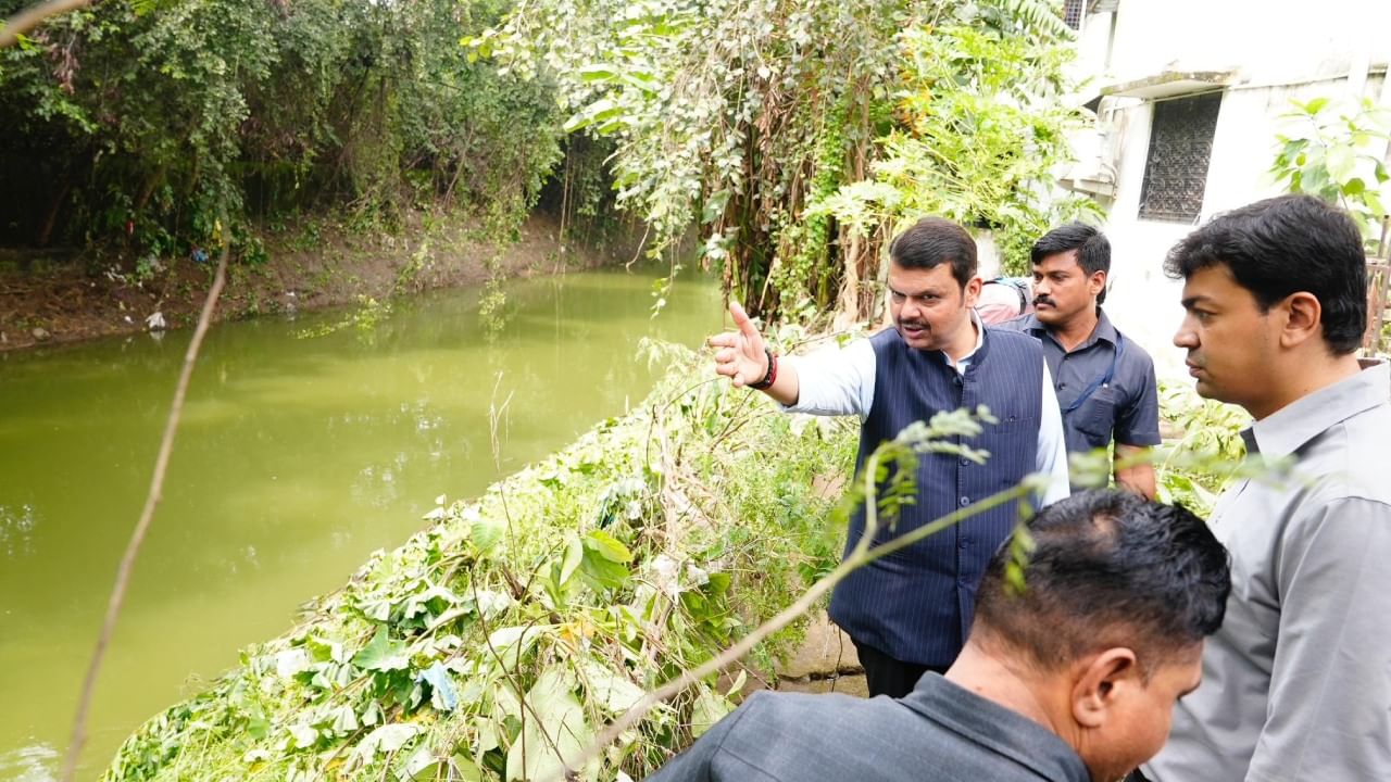 परवाच्या दिवशी नागपूरमध्ये अवघ्या 4 तासात 100 मिमीपेक्षा अधिक पाऊस झाला. त्यामुळे अनेकांच्या घरात-दुकानात पाणी शिरलं. यामुळे नागपूरमधील स्थानिक नागरिकांचं मोठं नुकसान झालं आहे. 