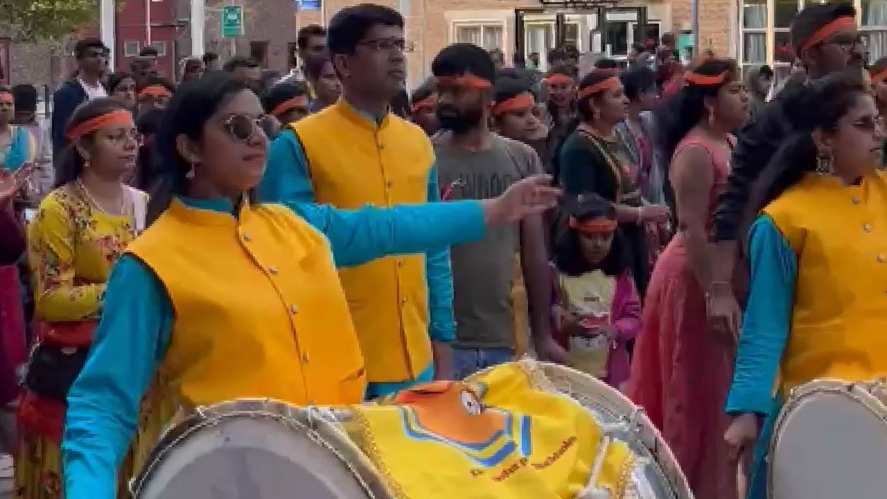 गणेश विसर्जनाच्या उत्सवानिमित्त या पथकाने सलग 2 तास परफॉर्मन्स केला. यावेळी बाप्पा मोरयाचा जयघोष सुरु होता. ढोल-ताशाच्या तालावर स्वीडमध्ये असलेल्या मराठीजणांनी ठेका धरला. सातासमुद्रापार महाराष्ट्रीयन सांस्कृतिक समृद्धीचा प्रसार या मंडळींकडून होत आहे.