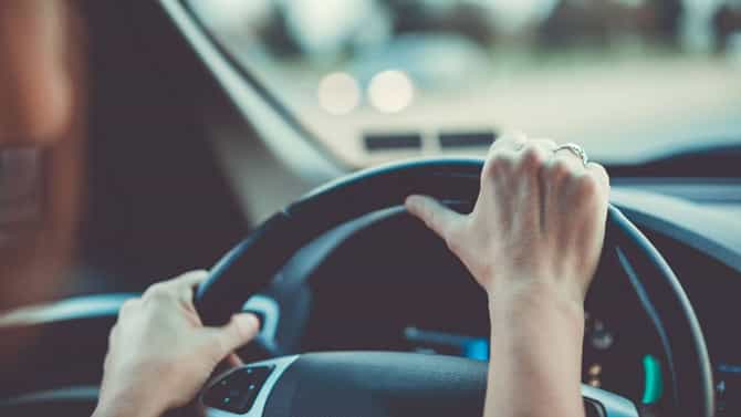 स्टेअरिंग फेल होण्याआधी मिळतात हे पाच संकेत, अनेक जण करतात या चूका