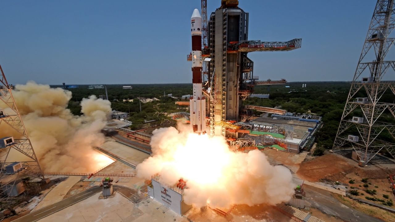 Aditya L1 PSLV Rocket : आदित्यला सुर्याकडे नेणारे पीएसएलव्ही रॉकेट इतके विश्वासार्ह का आहे ?