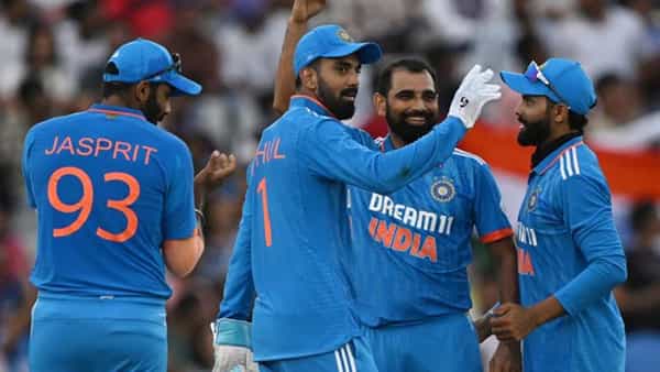 टीम इंडियाने ऑस्ट्रेलिया विरोधात वनडे इतिहासातील सर्वात मोठा स्कोअर केला आहे. 50 षटकात 5 गडी गमवून 399 धावा केल्या. यापूर्वी टीम इंडियाने 2013 मध्ये ऑस्ट्रेलिया विरोधात 6 गडी गमवून 383 धावा केल्या होत्या.