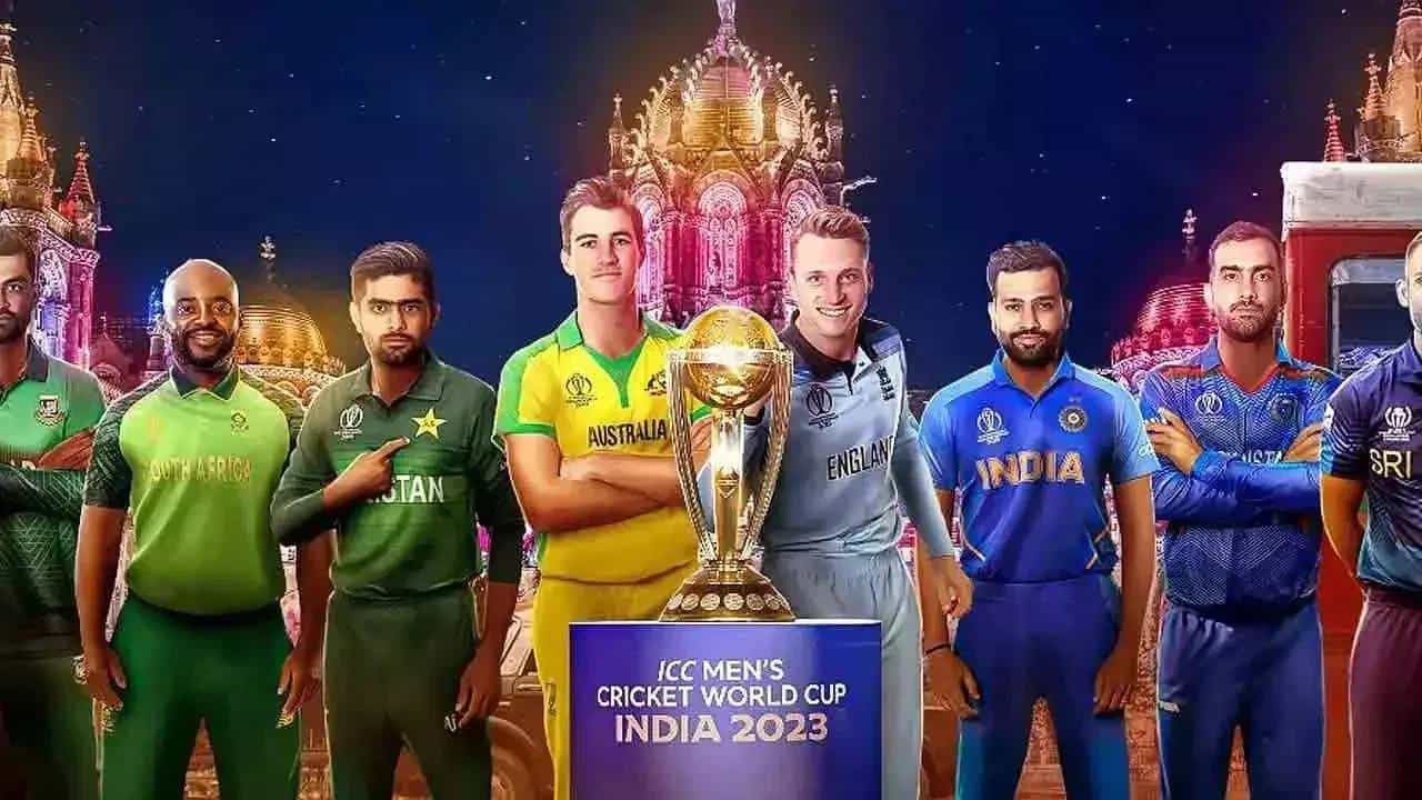 वनडे वर्ल्डकप स्पर्धेचं काउंटडाऊन सुरु झालं आहे. स्पर्धेला 5 ऑक्टोबरपासून सुरुवात होणार आहे. तर अंतिम फेरीचा सामना 19 नोव्हेंबरला खेळला जाणार आहे. दहा संघ खेळणार असून पाच संघांनी खेळाडूंच्या नावाची घोषणा केली आहे. यात भारत, ऑस्ट्रेलिया, इंग्लंड, दक्षिण आफ्रिका आणि नेदरलँड या संघांचा समावेश आहे.