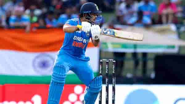 IND VS PAK : शेवटी माती खाल्लीच, पाकिस्तानच्या या खेळाडूचं इशान किशनसोबत गैरवर्तन, समोर आला व्हिडीओ