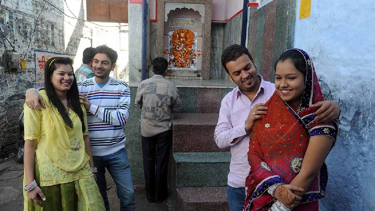Ganeshotsav 2023 : या गणपतीच्या मंदिरात पूर्ण होतो प्रेम विवाहाचा नवस, इश्किया गणपती म्हणून आहे पंचक्रोशीत प्रसिद्ध