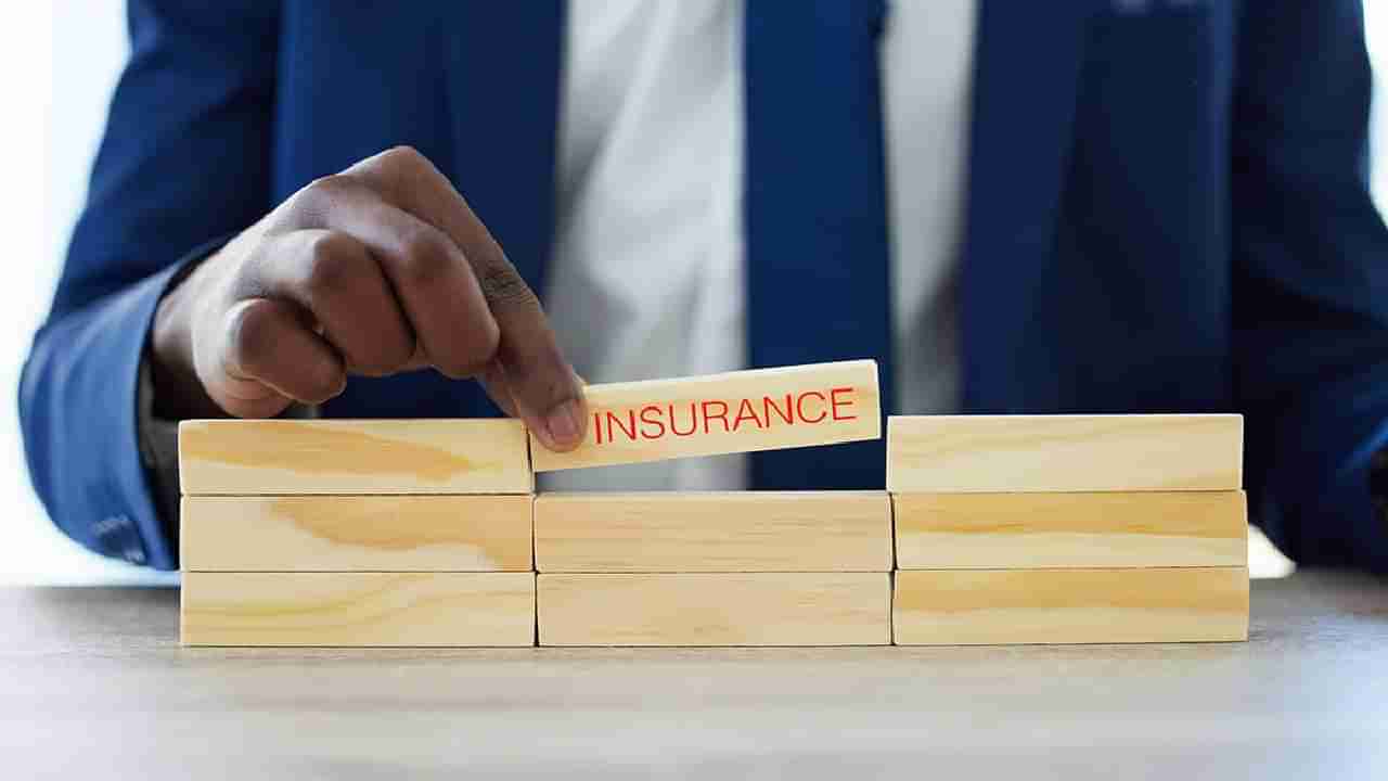 Job Insurance : नोकरीवरुन केले कमी? बँकेत जमा होत राहील Salary