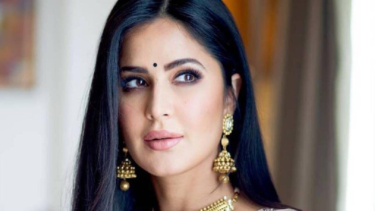 Katrina Kaif | कतरिना कैफ हिचा चेहरा पाहून चाहते हैराण, थेट विचारला 'हा' मोठा प्रश्न, अभिनेत्रीचा व्हिडीओ तूफान व्हायरल